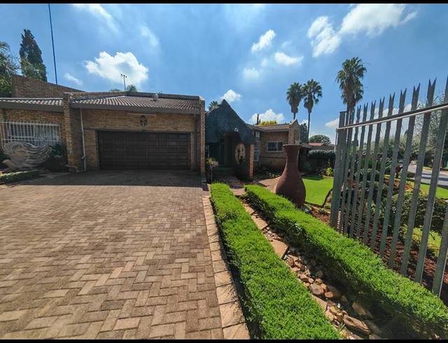 4 BEDROOM HOUSE FOR SALE IN VANDERBIJLPARK SE 3